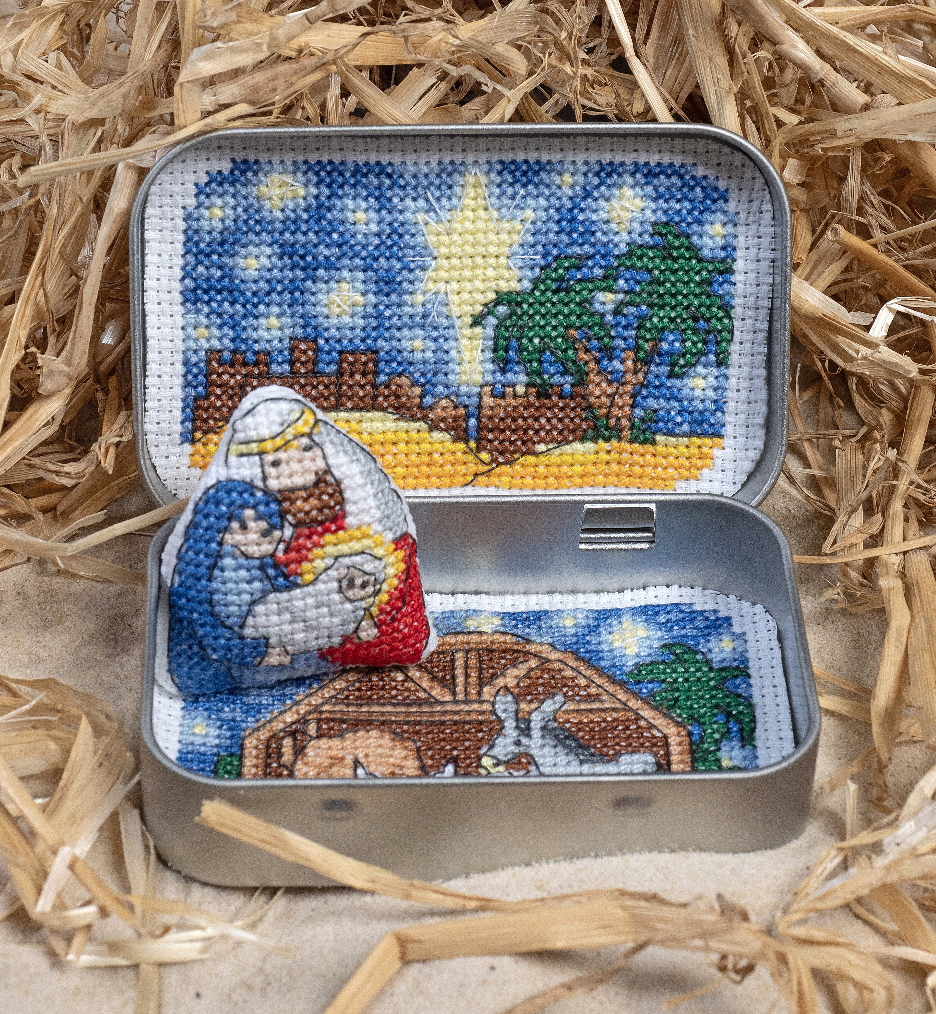 Cross Stitcher Project Pack - Issue 404 - Away in a Manger