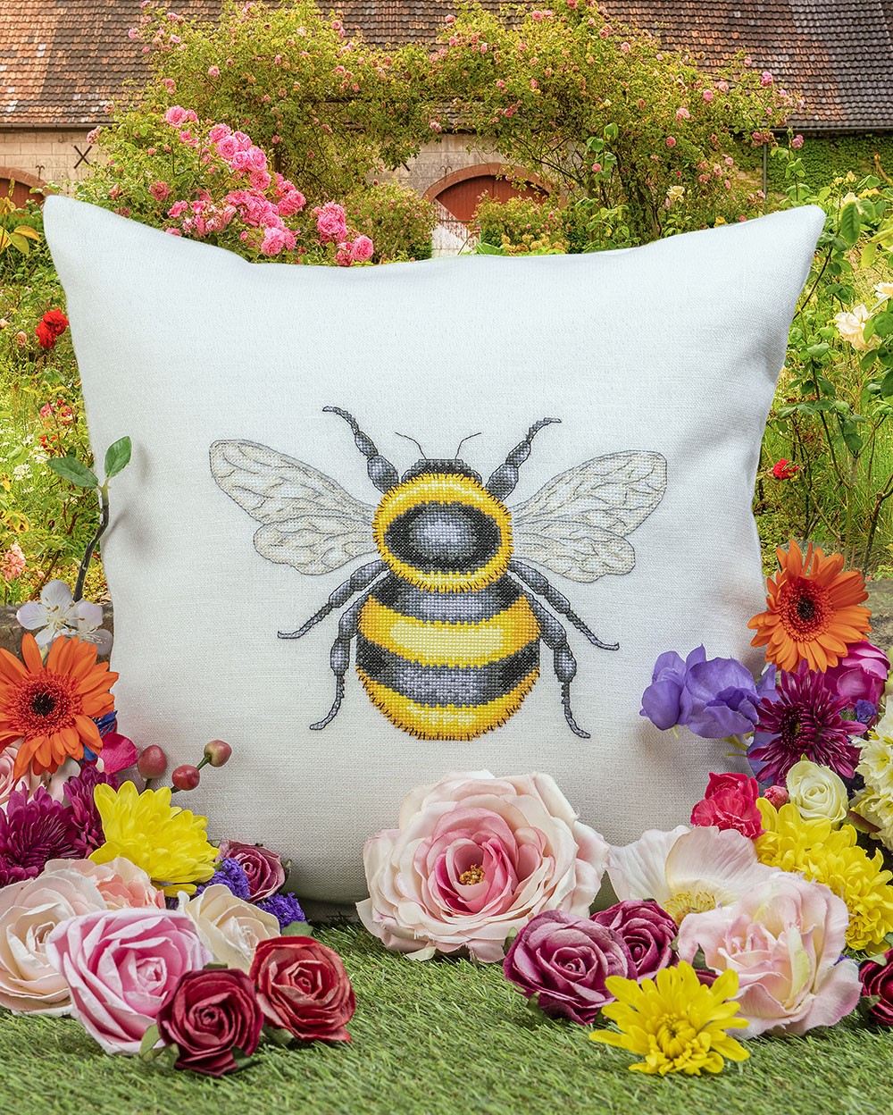 Cross Stitcher Project Pack - Create  a Buzz - XST373