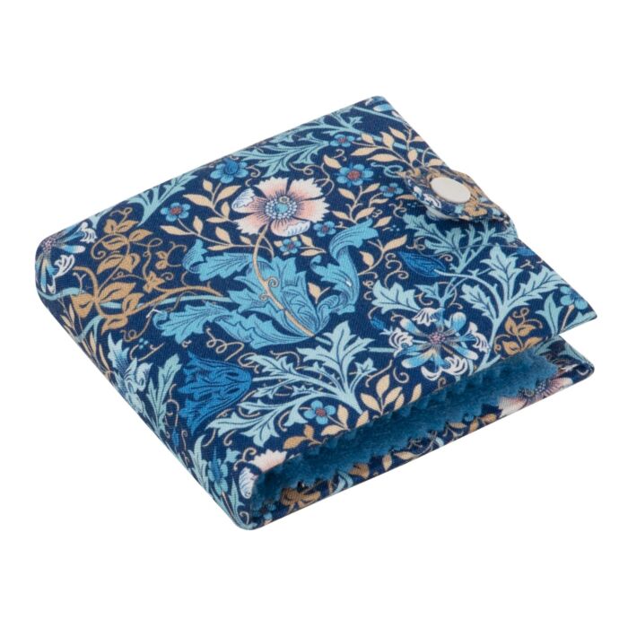 Woodblock Needlecase With Scissors